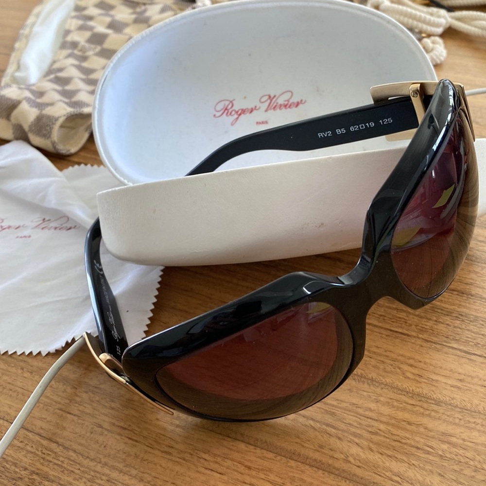 Roger Vivier Over Sized Sunglasses -signature Roger Viver buckle side.Black